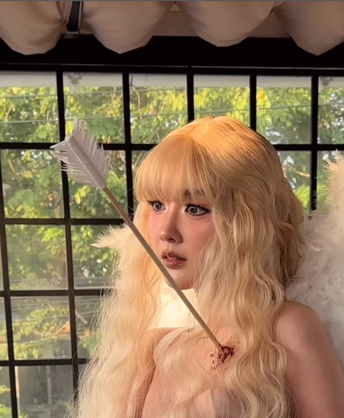 Transforming into an Angel on Valentine’s Day, Female Streamer Goes Big with Provocative Photoshoot 4 photo 1739525464571 17395254648761508363045