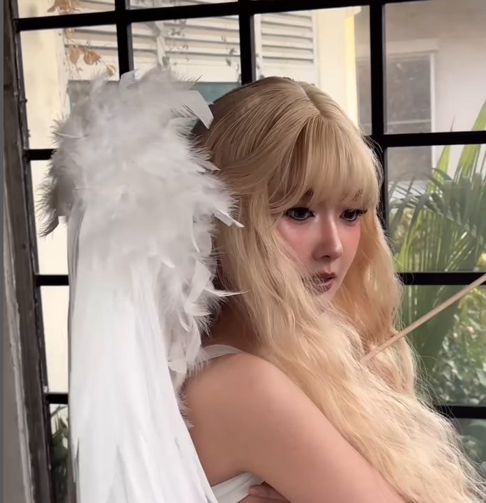 Transforming into an Angel on Valentine’s Day, Female Streamer Goes Big with Provocative Photoshoot 5 photo 1739525474438 1739525474650512021702