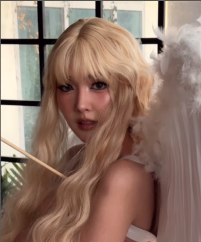 Transforming into an Angel on Valentine’s Day, Female Streamer Goes Big with Provocative Photoshoot 6 photo 1739525481362 17395254816131381645315