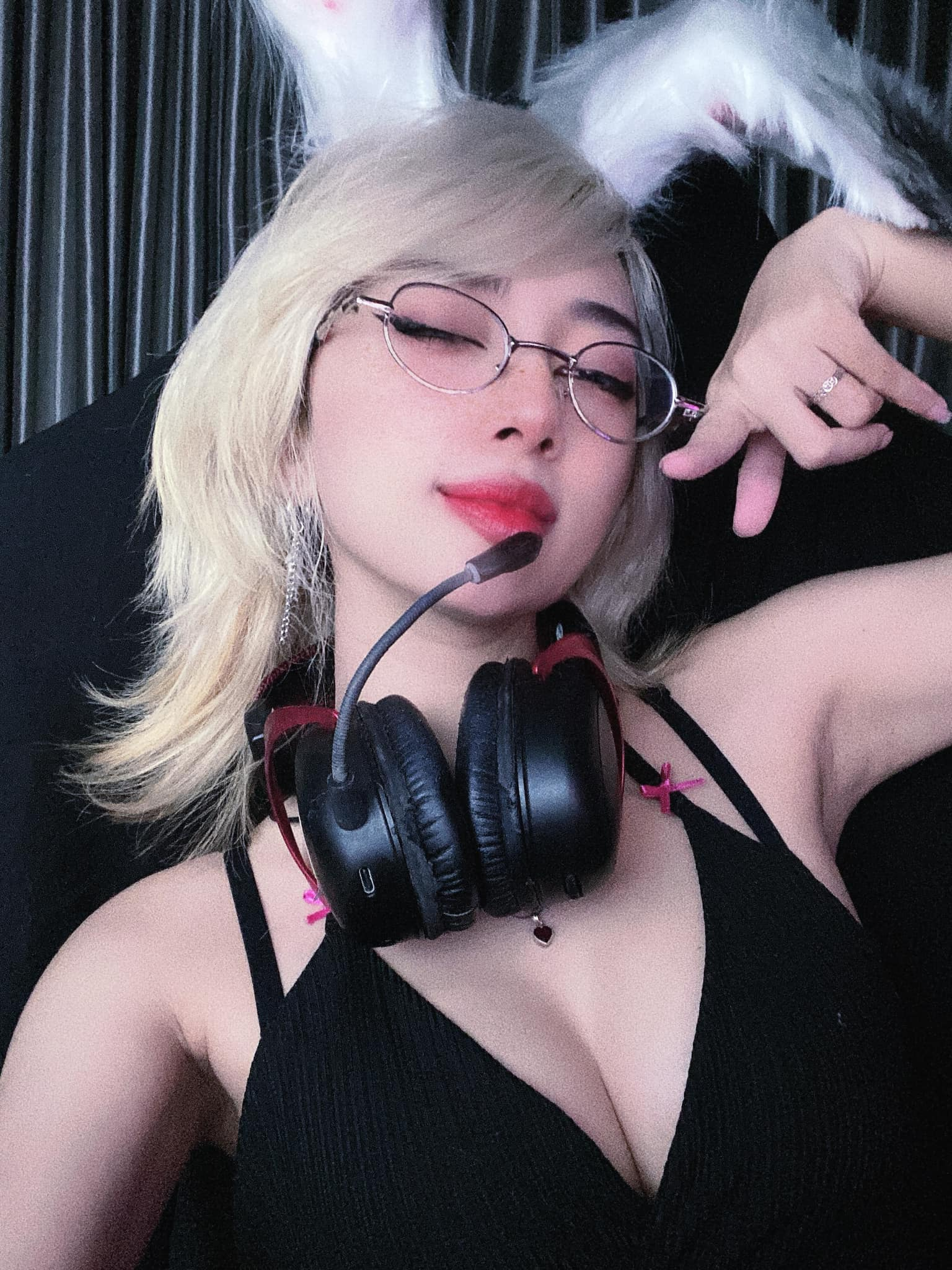 Hot girl of the gaming community Mercury Nguyen expresses frustration then quickly deletes her post, what is happening? 2 photo 1739850137153 1739850137396916534754