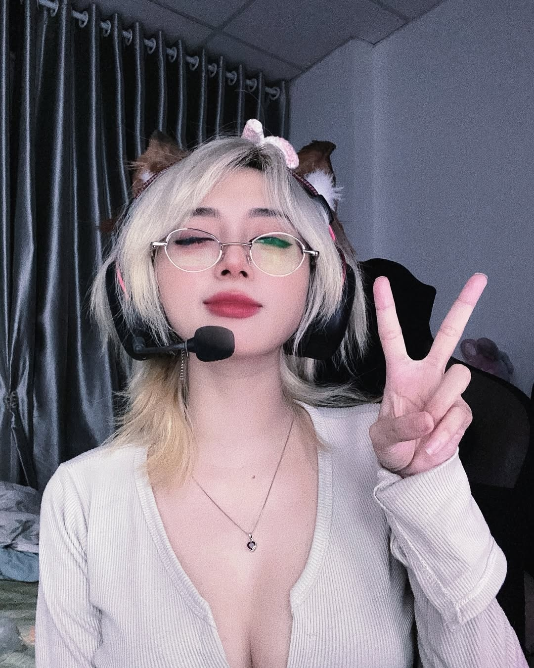 Hot girl of the gaming community Mercury Nguyen expresses frustration then quickly deletes her post, what is happening? 3 photo 1739850319844 17398503200861945991570