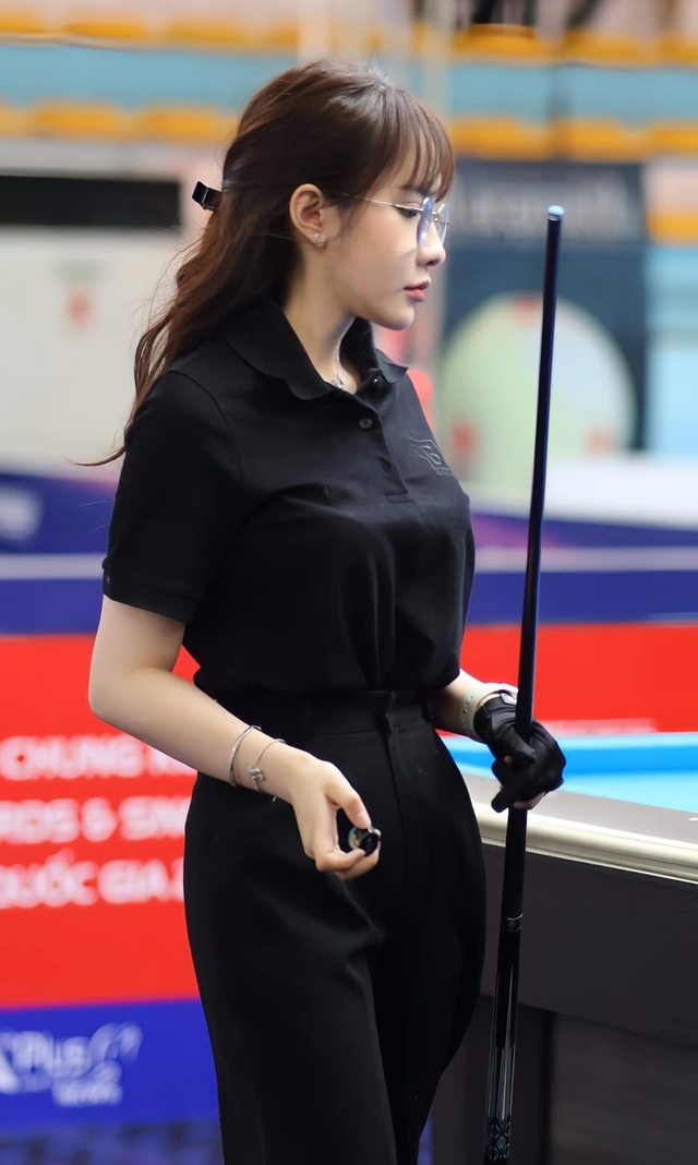 Admiring the Real-Life Photos of the Famous Female Billiards Player, Stunning Appearance Leaves Viewers in Awe 1 photo 1740298549231 1740298550599196462356