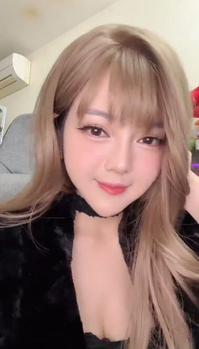 First-Generation Female Streamer Makes a Comeback, Still Stunning Enough to Leave Newcomers in the Dust 2 screenshot 2025 02 05 162202 17387473360231200407963