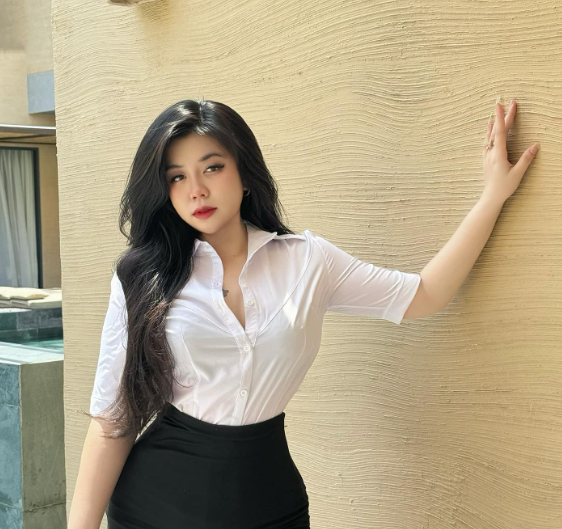 Stunning Hot Girl Snuggles Up to Teacher Ba, Netizens Eager to Uncover Her Identity 2 screenshot 2025 02 06 153917 1738831287557813769624