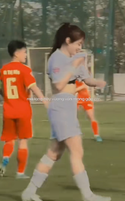 Just a Moment, the Female Player Makes Many Viewers "Swoon" 1 screenshot 2025 02 24 100657 1740372606424113285375