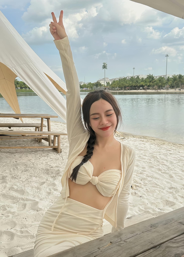 TikToker Chu Nha Mi Surprises with Her Alluring Slim Waist, Leaving Fans Spellbound 7 35533670919527593684303604267412400107914236n 1741683254618408368469