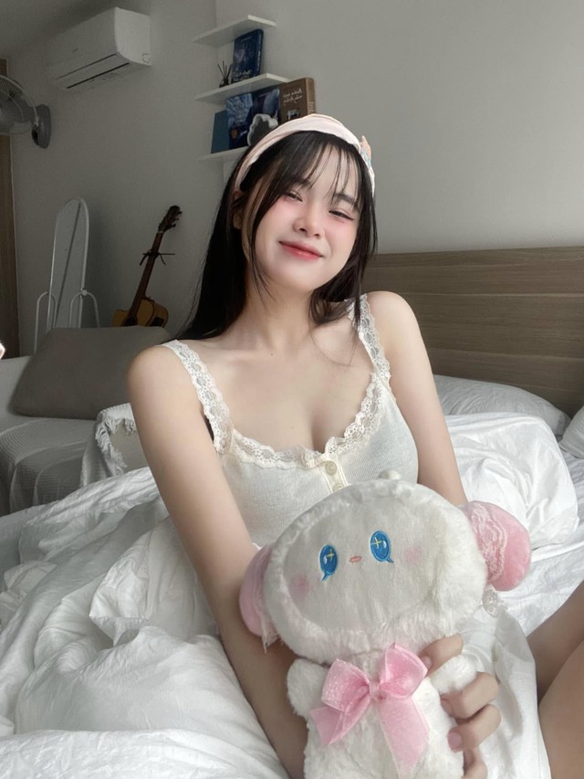 TikToker Sparks Controversy While Playing the Guitar in Provocative Outfit 10 43221873932183220749788424683112769664440778n 1741836551806373262635