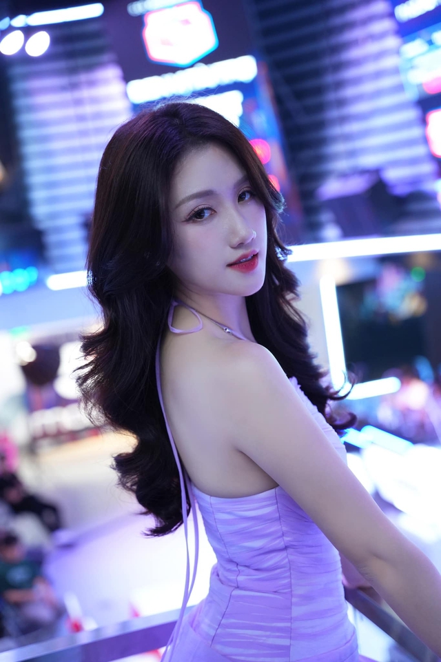 MC Linh Nắng Delights Fans with a Rare Gesture on Stream 4 4744730546427649282738995827796513854598891n 1740801741998972585968