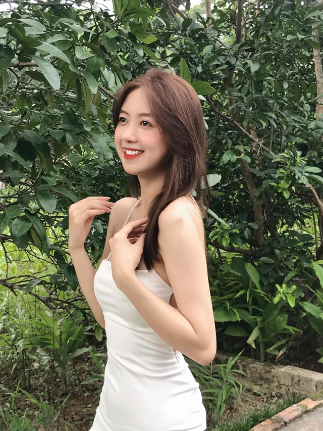 Admiring the Everyday Photos That Make Viewers Feel "Fluttery" from Banh Trang Hot Girl 9 47533688717800109661141917448391950776133830n 17410814799991642296620