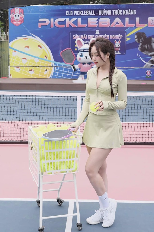 Beautiful Pickleball Girl Captivates the Internet, Surprising New "Info" 2 47649589422672930536664392296757901055308313n 1742350425855601114160