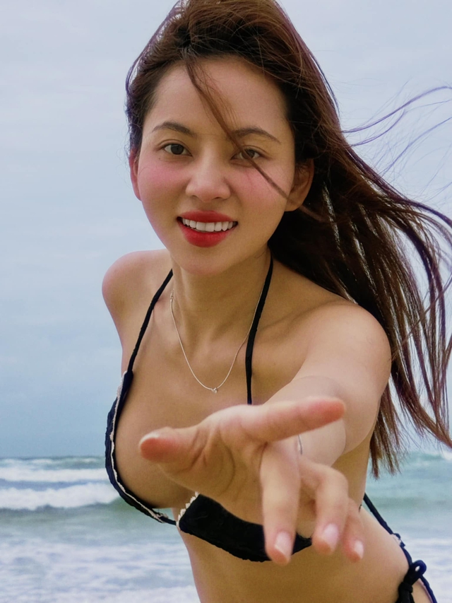 Hot Girl "In the Radiant Sky" Causes a Stir with a Series of "Eye-Popping" Photos 2 4812226701200438224772827744022291586321534n 17409884293721605441100