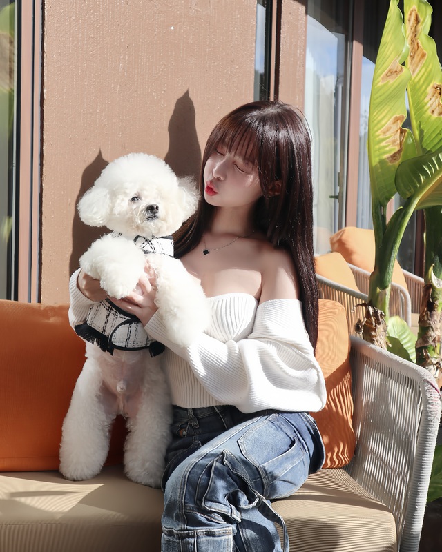 Hot Girl Tammy Phạm Shyly Shows Off Her Stunning Curves, So Much So That There's an AI 'Warning' 6 481599295184895220160356897050037507429774132n 1741143093920289663229