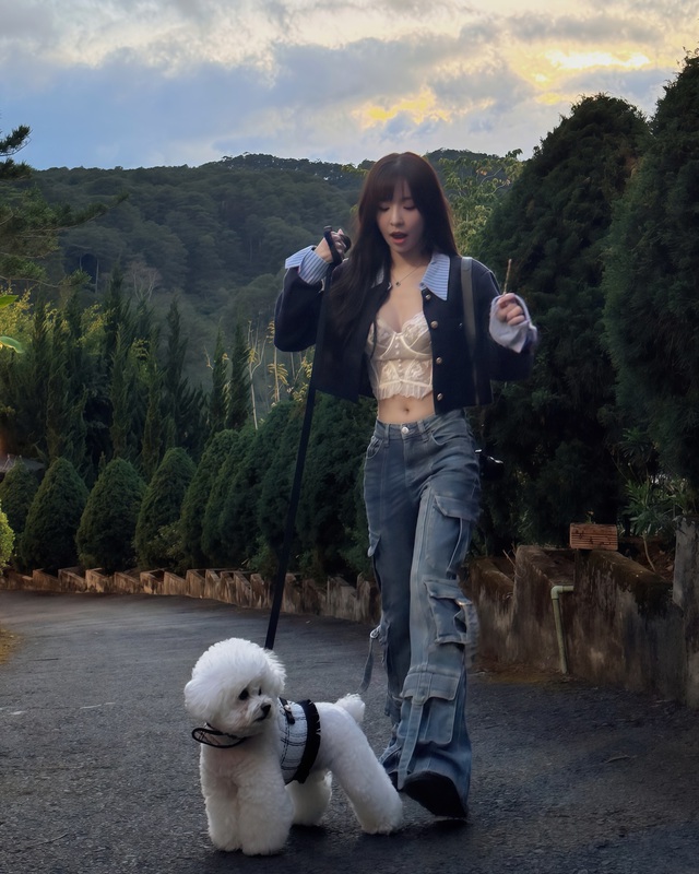 Hot Girl Tammy Phạm Shyly Shows Off Her Stunning Curves, So Much So That There's an AI 'Warning' 1 482150328184902621430356896984759577540899560n 17411430938881014458954