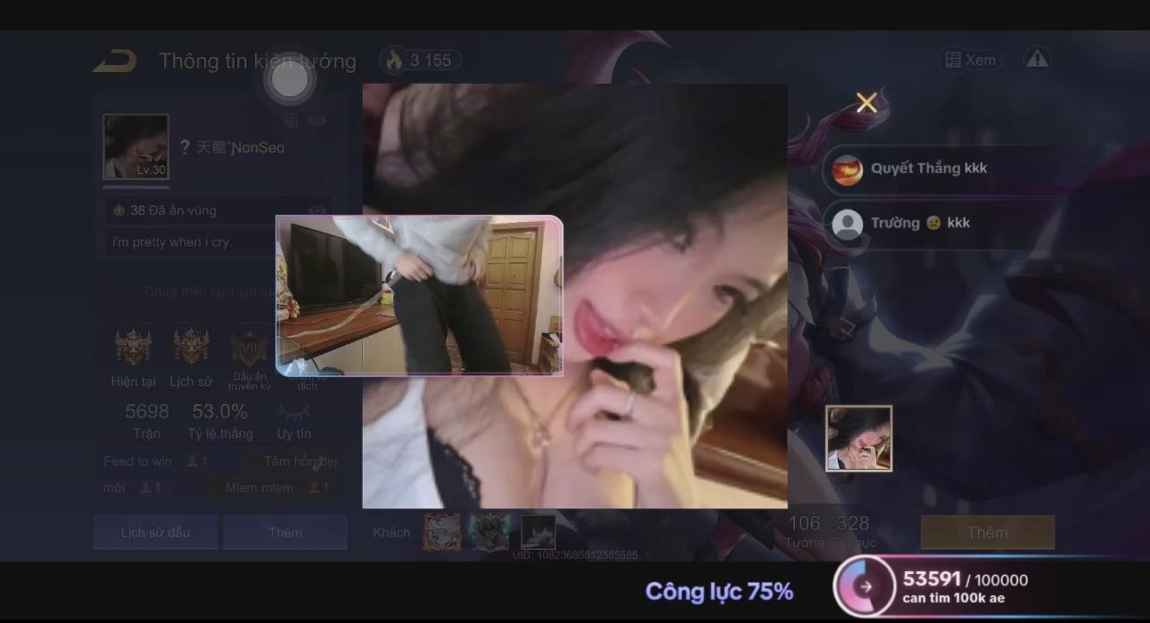 Encounter with a Stunning Female Gamer Leaves Male Streamer Spellbound - Image 3.