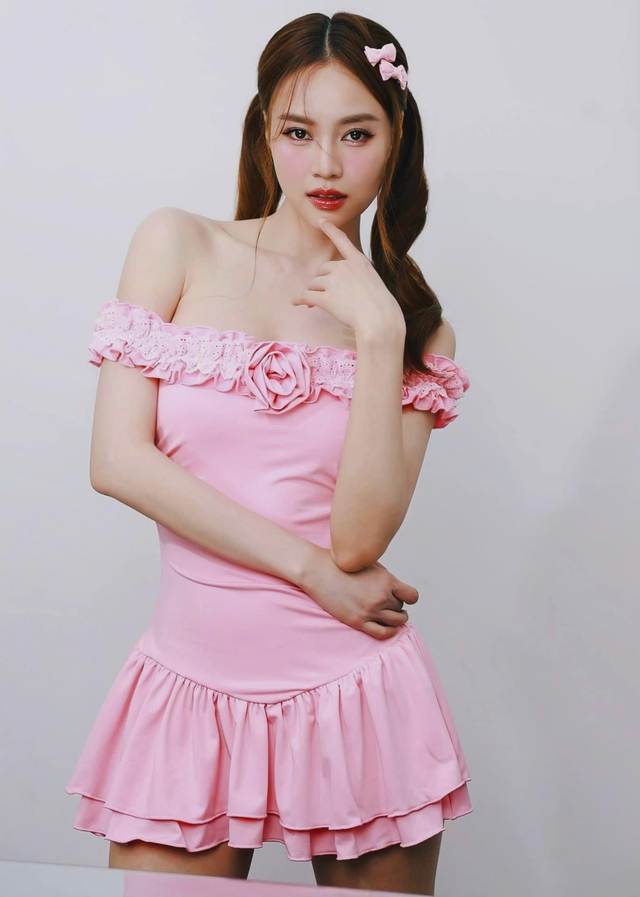 A Close Look at the Stunning Beauty of the Gem Girl Accompanying MU Lục Địa VNG 8 48487168712077594273840996187664774917418202n 1742614320439989059317