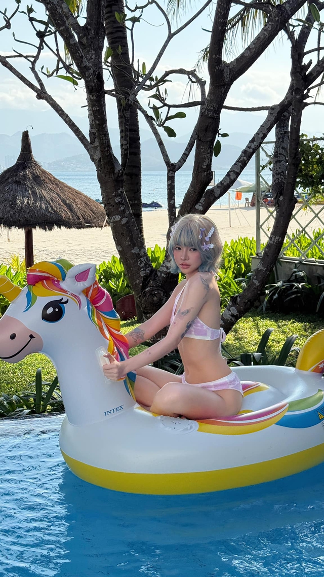 Ciin Stuns in a Daring Bikini, Competes with Xuân Ca, Fans Can't Recognize Her 6 4850435116826392974284091140325481221376911n 1742456293267891888327