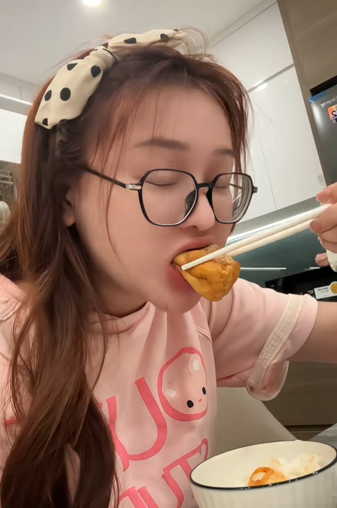 Lyly Sury Speaks Up About Rumors of Living Together with Famous TikToker Boyfriend 2 a7bb5417 a3a6 4708 a15a 849aa34f8271 17427196940381221839804