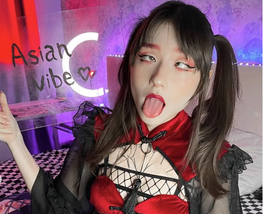 Unrecognizable Current Appearance of the Female Streamer Who Shocked Viewers on Air to the Point of Being Banned 6 edit edit screenshot 2025 03 26 152329 17431328569032110195498