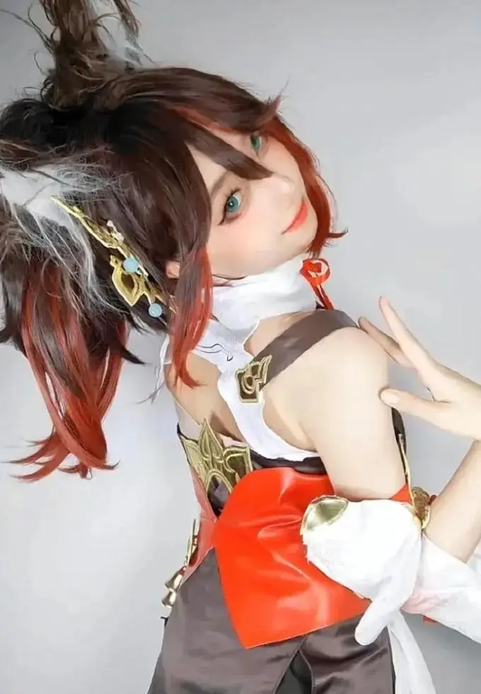 Famous Coser Passes Away Unexpectedly at 24, Cause Nobody Expected 4 edit hot girl mang xinh dep qua doi o tuoi 24 gay xon xao hinh 9 174123213589597421616