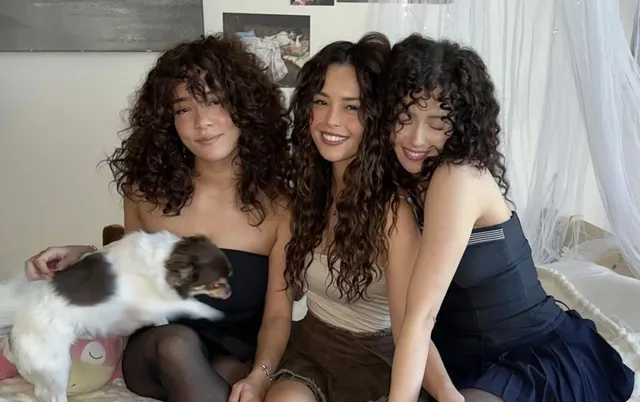 Three Beautiful Streamers Shockingly Harassed and Attacked on the Street, Terrified to the Point of Tears 1 photo 1741149981168 1741149981835223413242