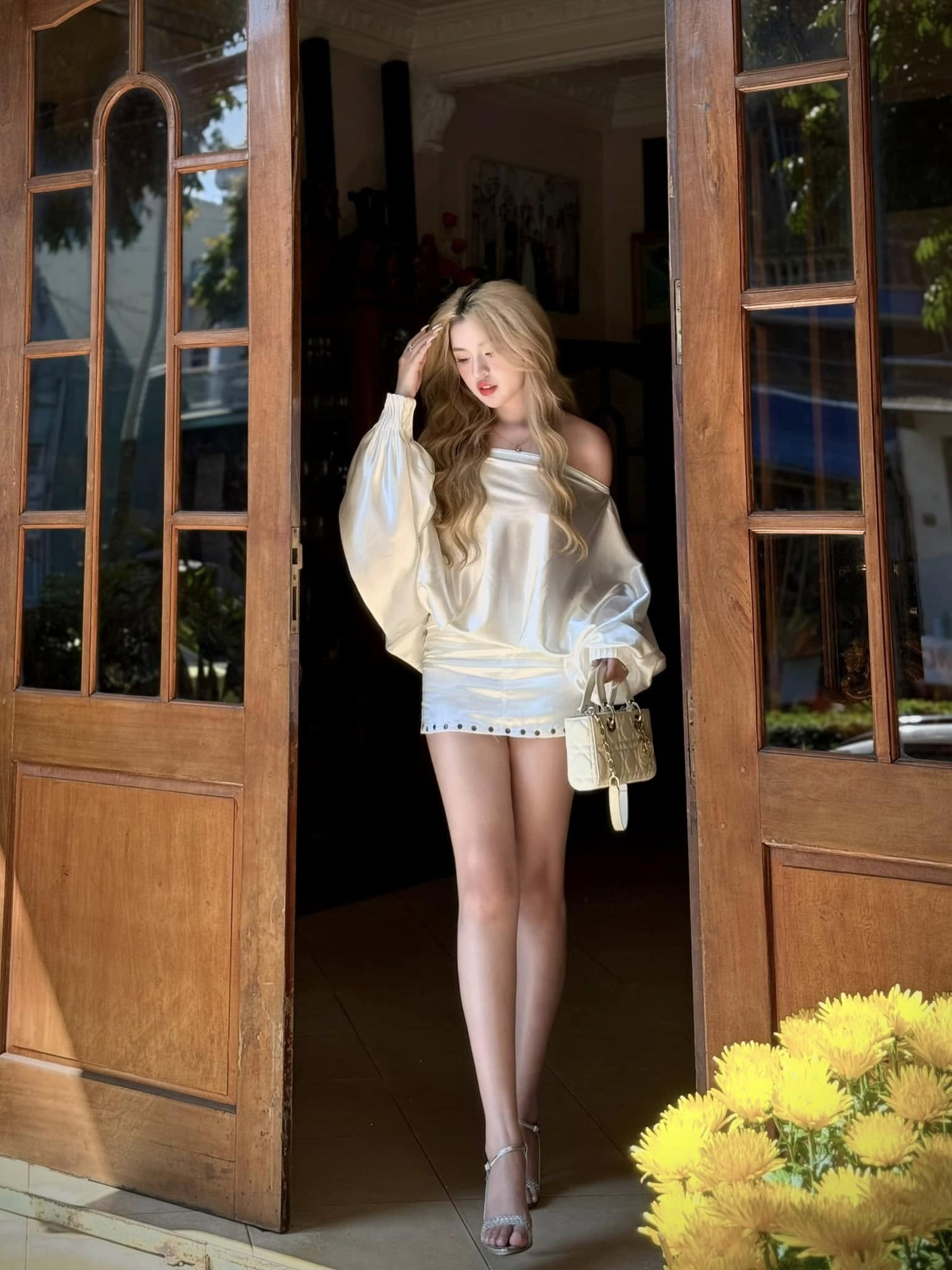 'Fried Egg Hot Girl' Admits She Planned Her CEO Husband's Proposal 3 photo 1742019167919 1742019168191444536923