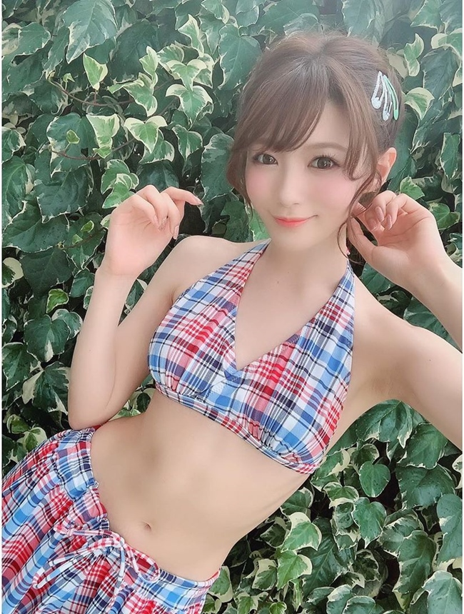 The New "Cinderella" Hot Girl Emerges, Retires After Yua Mikami, Now Living the Dream 3 photo 1742358606733 17423586069341805795741