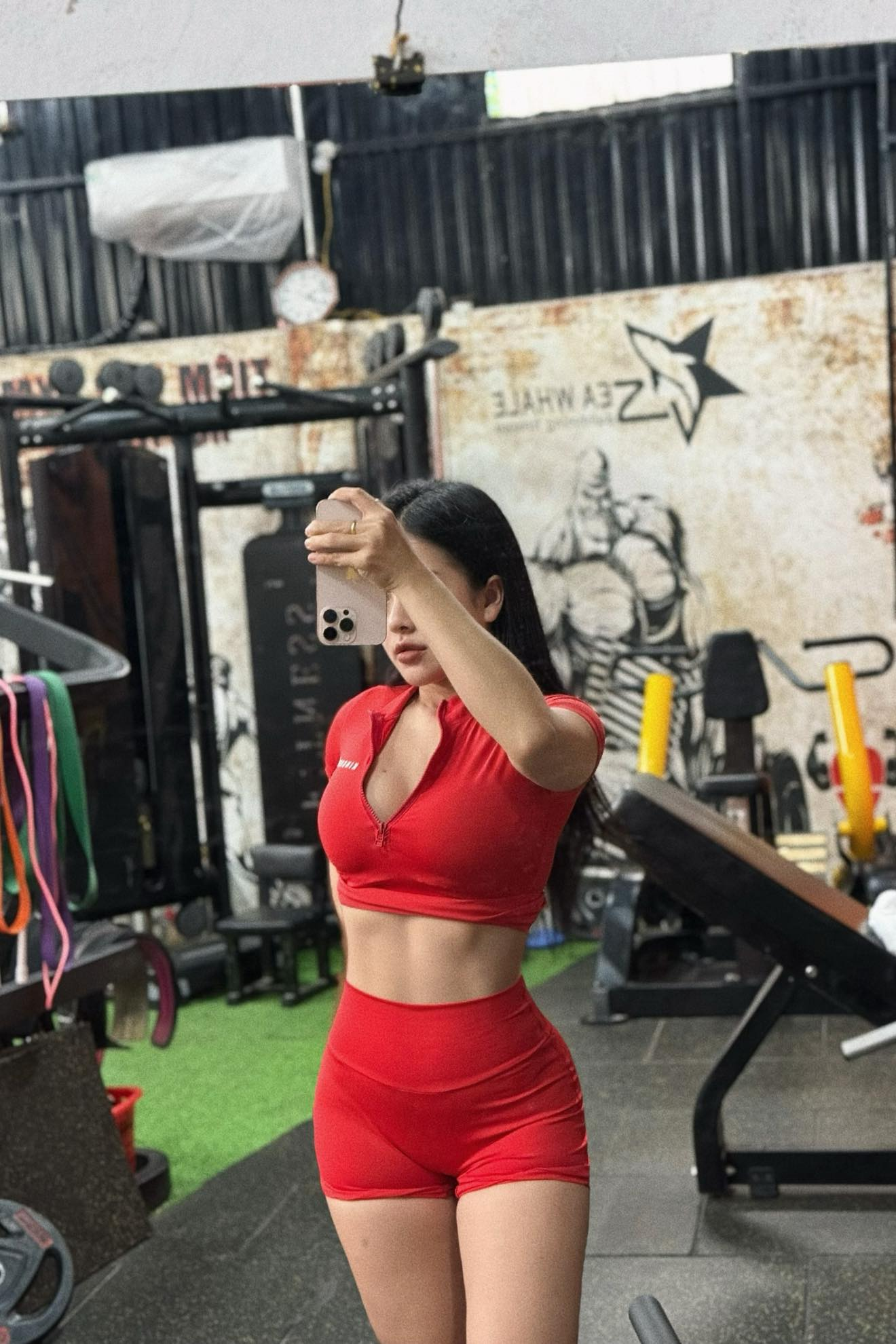 Hot Girl PT Speaks Out About Controversial "Revealing" Outfit 2 photo 1743301262016 174330126221383211631