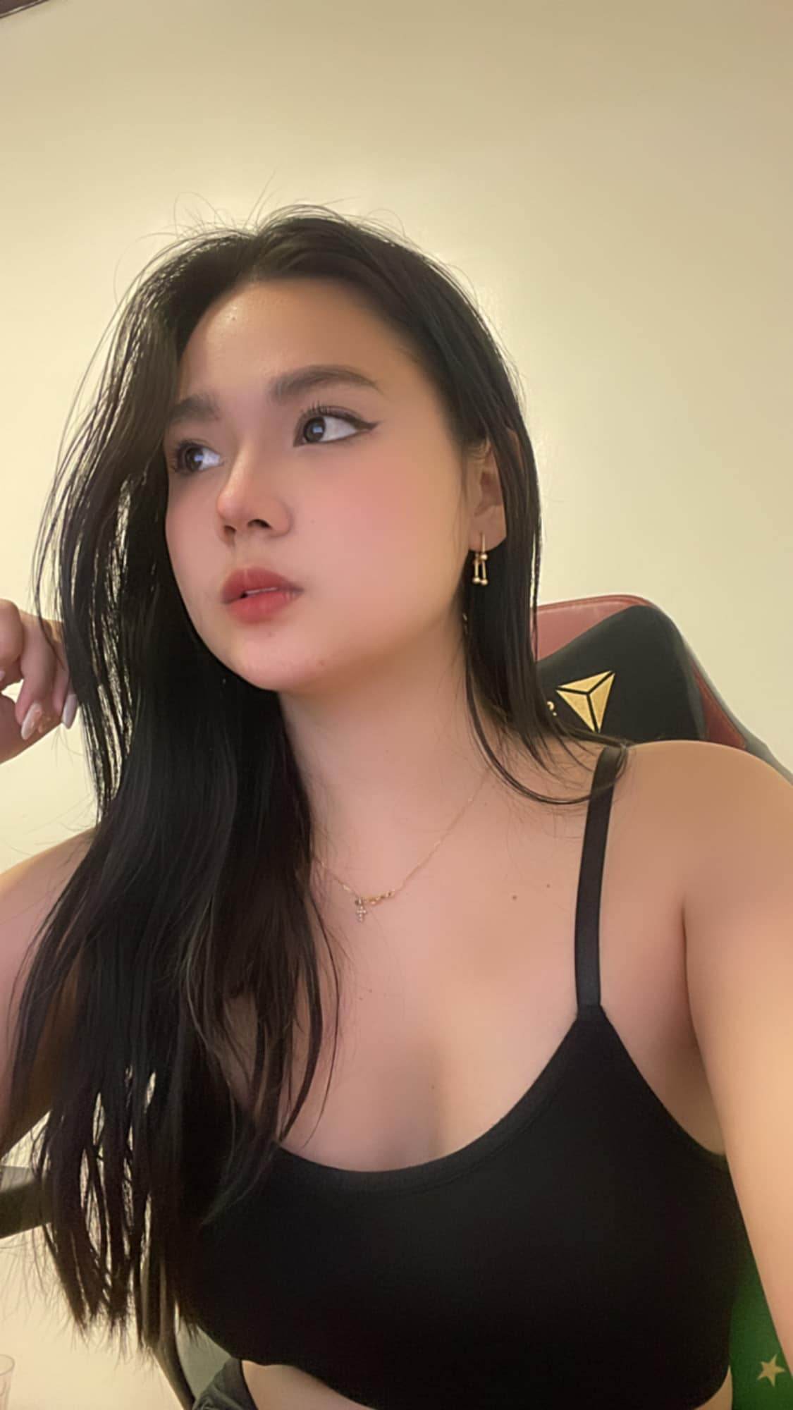 Breaking Boundaries: A Sensual Pikachu Version in Delicate Outfit 3 photo 1743407951197 17434079514411208970579
