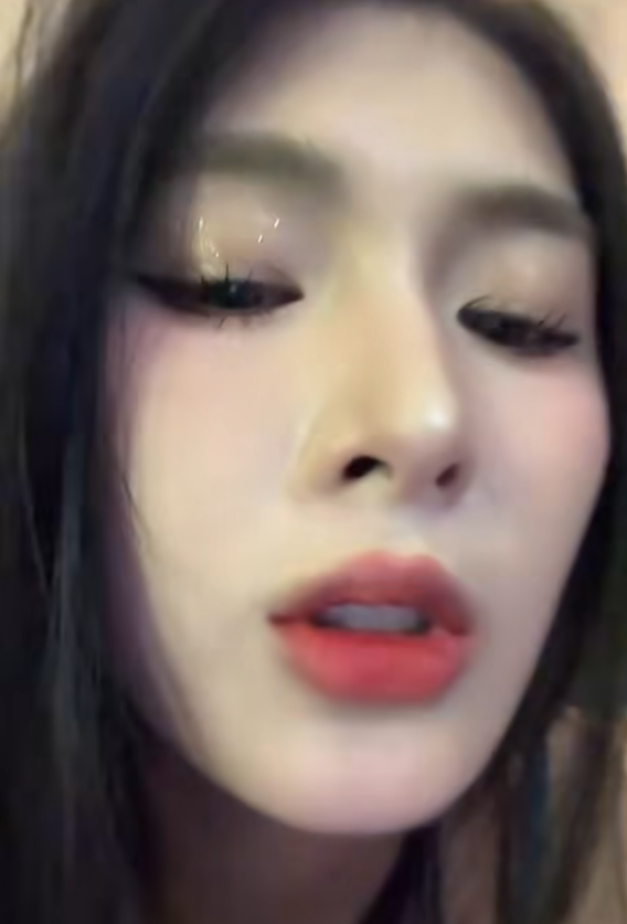 Quỳnh Alee Releases Captivating Video, "Teasing the Hearts" of 500 Viewers 3 screenshot 2025 03 19 113341 1742358900648823857091