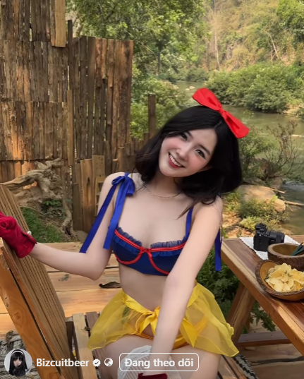 Sensational Snow White Cosplay Captivates Nearly 80,000 Accounts 3 Her livestreams are always filled with laughter and positive energy.