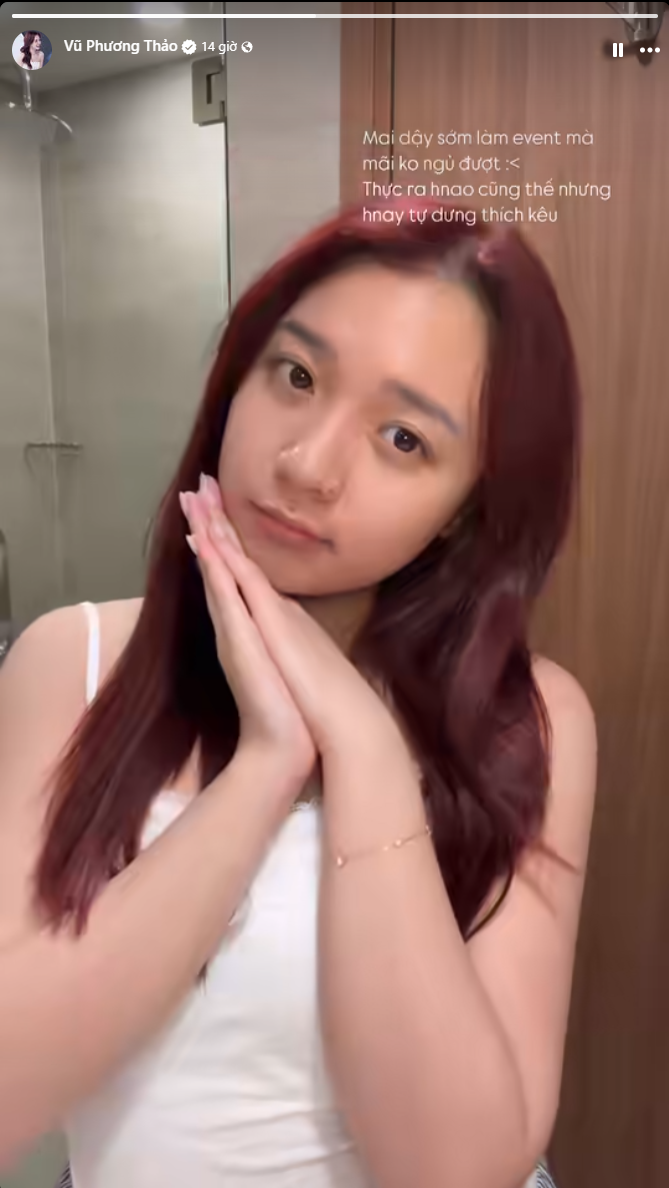 Stunning Female Host Confidently Shows Off Her Bare Face 4 4847903391301026077646706806862680478120711n 17445135350062140052807 1744518236984 17445182371061693954055
