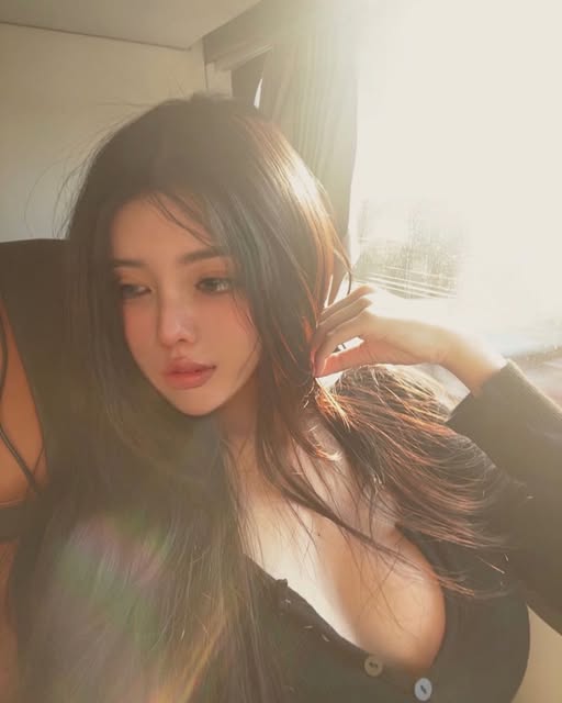 The Hot Girl of Arena of Valor Casually Showcases Her Stunning Figure, Shocking Fans Every Time She Appears! 3 489415570183997312241093368798906029916256690n 17442548759861535345580 1744256483232 1744256483963265860707