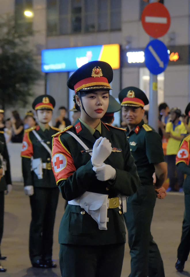 Beauty that has netizens "buzzing", the beautiful girl in the parade speaks out against unfounded rumors 1 49270836041442390591208294183659044658351698n 1745555406045825529057 1745566290555 17455662908691177493123