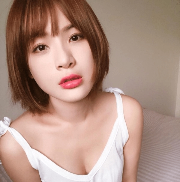 Declaring a Commitment to Streaming Career, Hot Girl Affirms She Has No Limits 2 640 1742799712881 17427997131322142409274 1743993211645 17439932117561973548138 1743995139470 1743995139934121664179