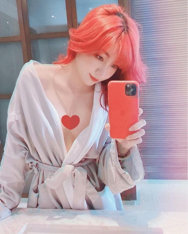 Just One Demo Picture Revealing Her Bare Shoulders, Như Hexi Makes Viewers "Restless" 2 edit photo 1743493021994 1743493054934350708590