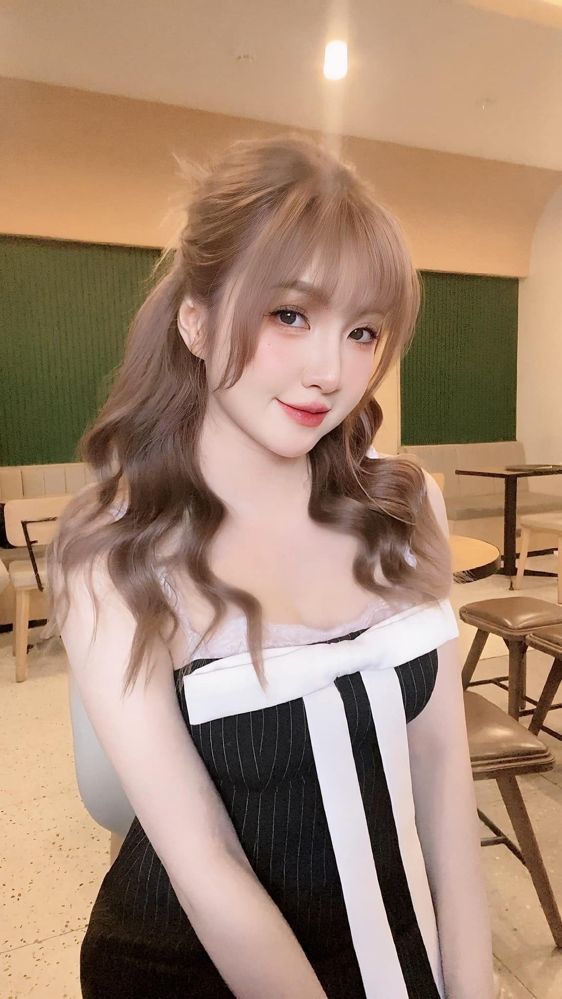 Just One Demo Picture Revealing Her Bare Shoulders, Như Hexi Makes Viewers "Restless" 7 photo 1743493235953 17434932361321079217203