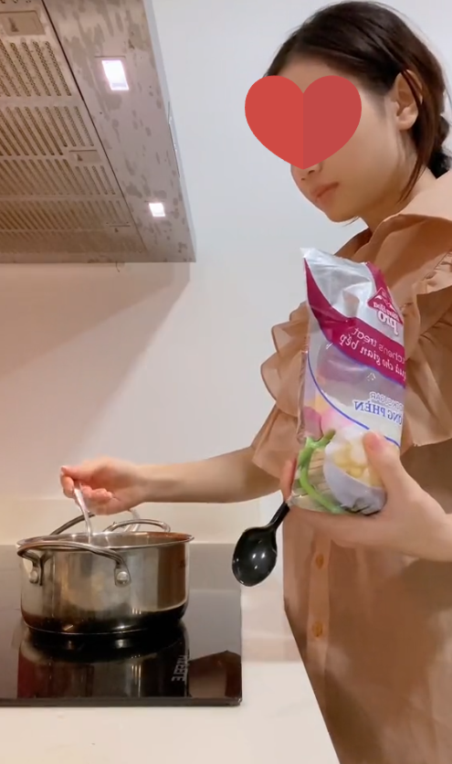 The Latest Move of the "Drama Assistant" After the Personal Scandal of Her "Boss" 3 photo 1743830463319 1743830463753469800832 1743841695603 17438416957381197124791 1743845323094 1743845323248517813176