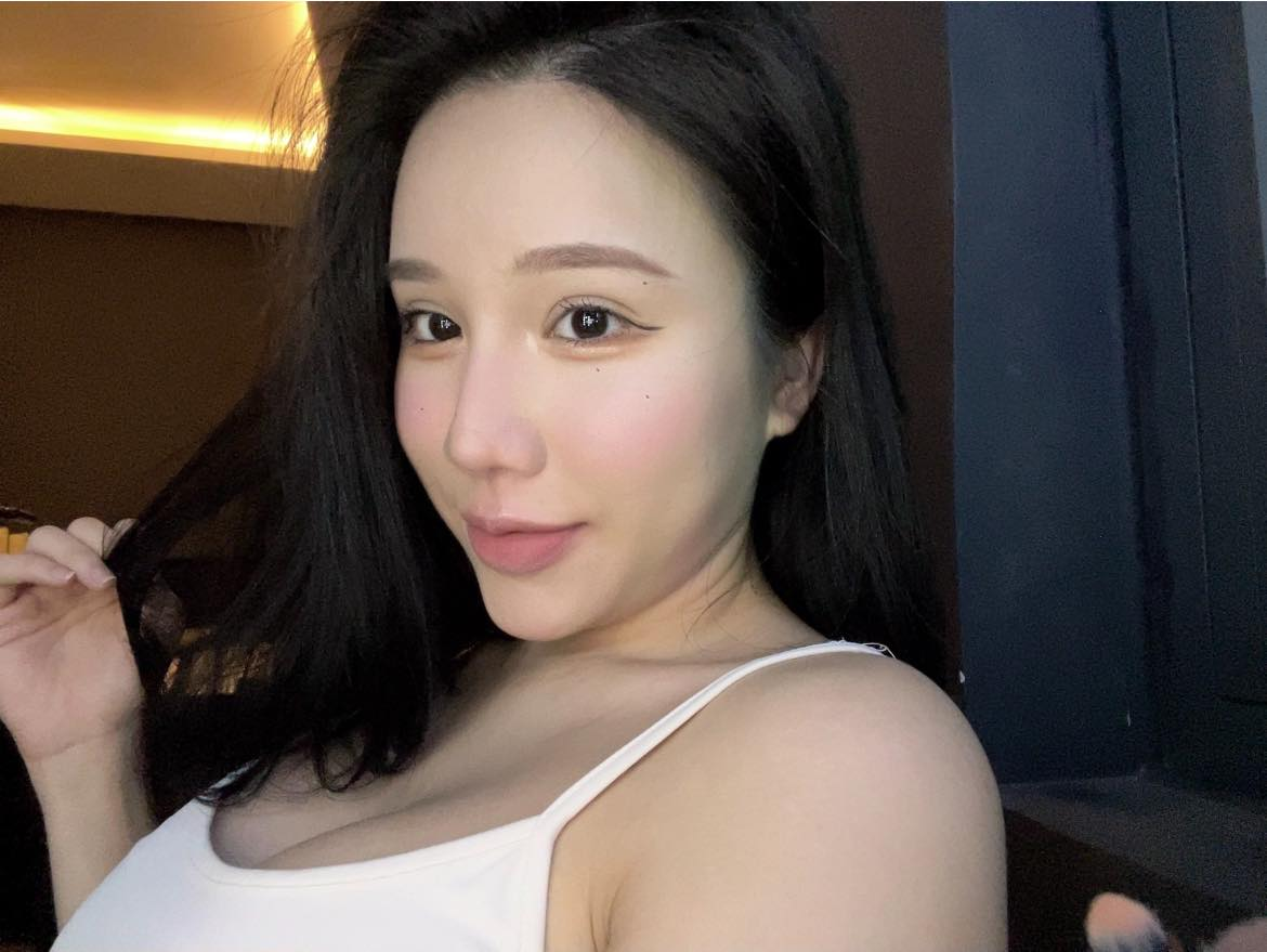 "Rich Bitch" Streamer Not Happy, Fans Playfully Call Out Ex 6 photo 1743910081989 1743910082513299569363 1743910553241 17439105533231385159320 1743912618385 1743912618558229629558