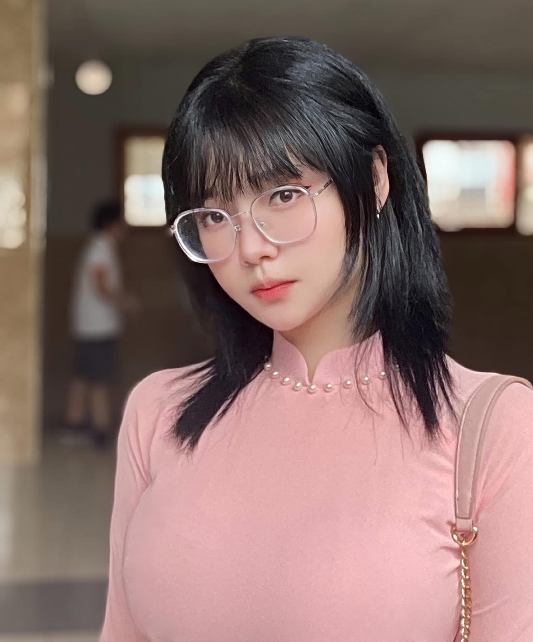 Casual Photos: Stunning Cosplayer Captivates Fans with Heart-Melting Beauty 4 photo 1743912372903 17439123734532078372078 1743912767060 1743912767217983809462 1743928819498 17439288198081709156144