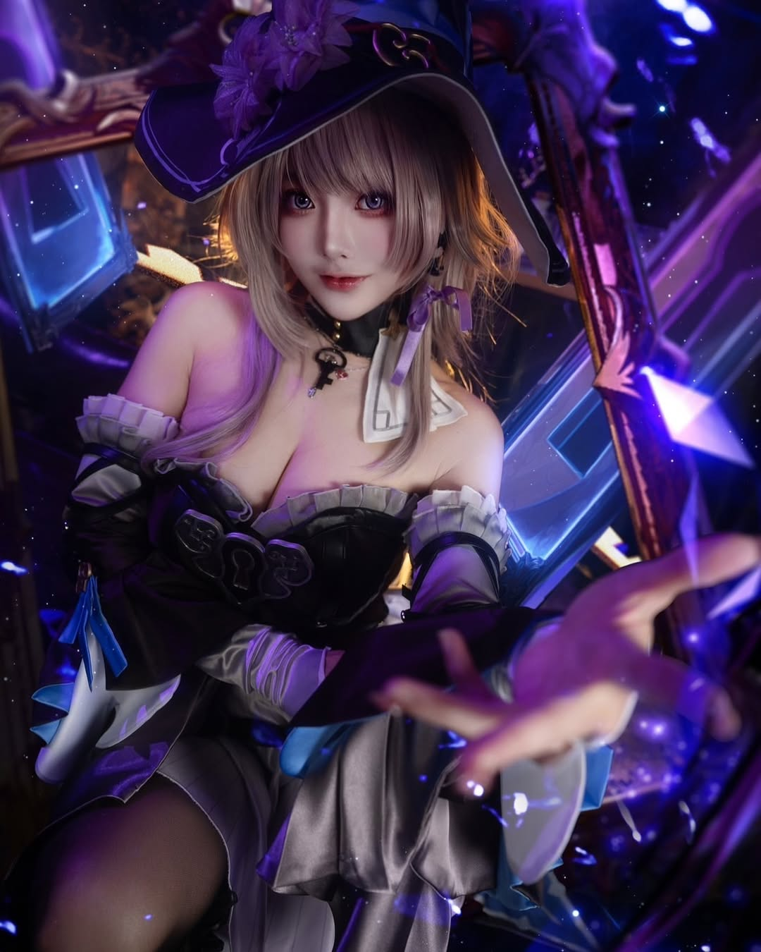 Beautiful hot girl unexpectedly shares her "dark past", becoming a victim of suggestive photography 1 photo 1744688575171 1744688575439963183816 1745565704556 1745565705418888454103 1745566660305 17455666606151030438971