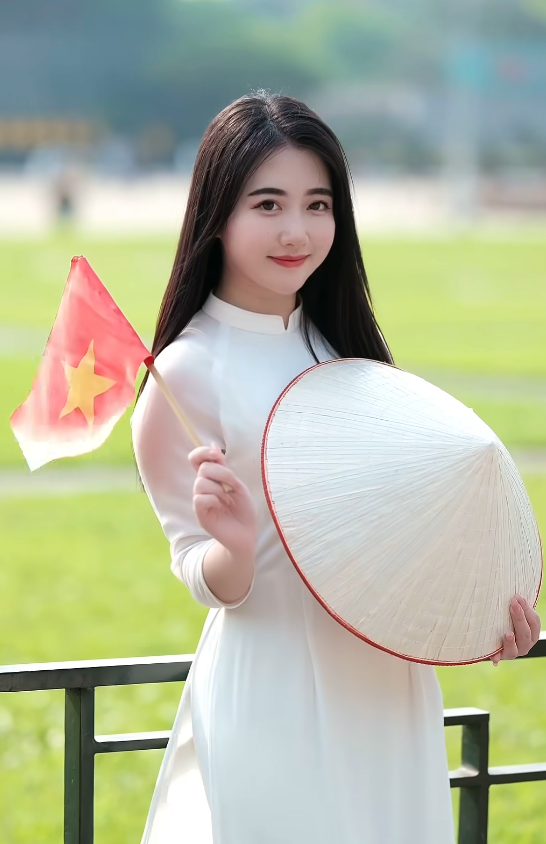 Japanese Teacher Hits the Streets in a Gorgeous Ao Dai, Fans Can't Get Enough of Her Beauty! 1 screenshot 2025 04 24 105456 1745467046856720027157 1745467749969 17454677505931431744177