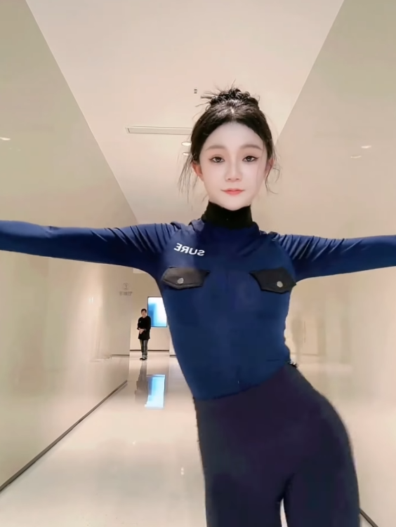 No tricks, no revealing outfits, this surreal 15-second video of a beautiful girl still attracts millions of views, leaving viewers breathless 3 screenshot 2025 04 28 145408 17458268983821920606835 1745830470440 17458304705201433054358