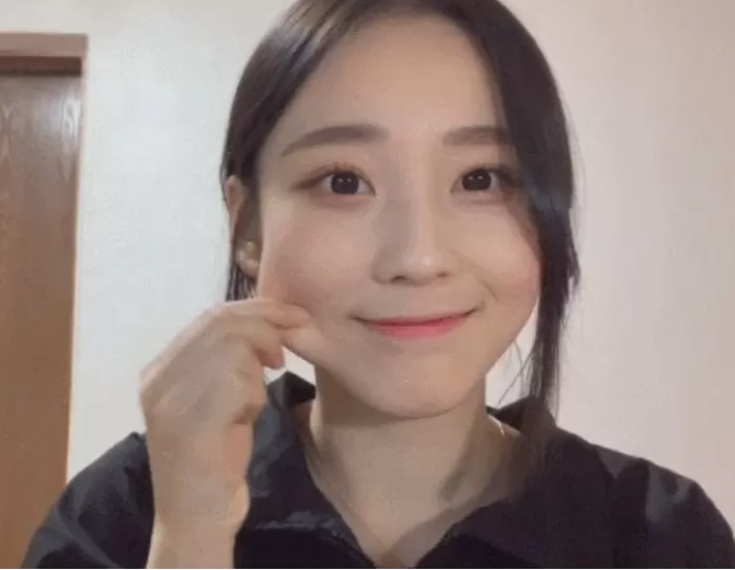 A 180-Degree Transformation: The Female Streamer Earning Billions Annually 1 screenshot37 1637465702560817629322 1745635186670 17456351874601340801439 1745641158619 1745641159280227795232