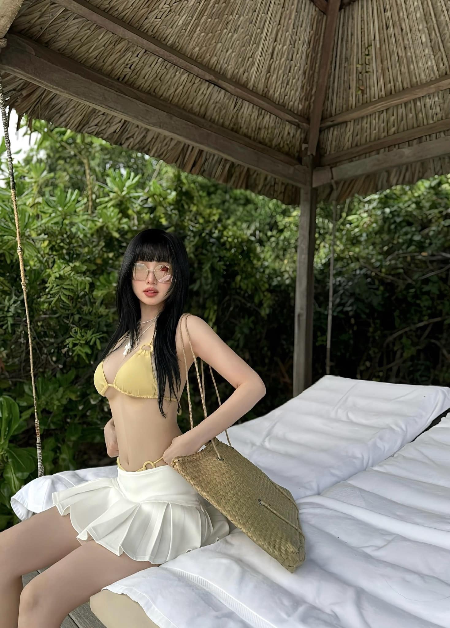 Moments of Tam Tit That Make Fans Admire the 'Class' of the First-Generation Hot Girl 14 455637811880562791613100329231835407831868n 17471957419121383305277 1747206576059 1747206576263422734639
