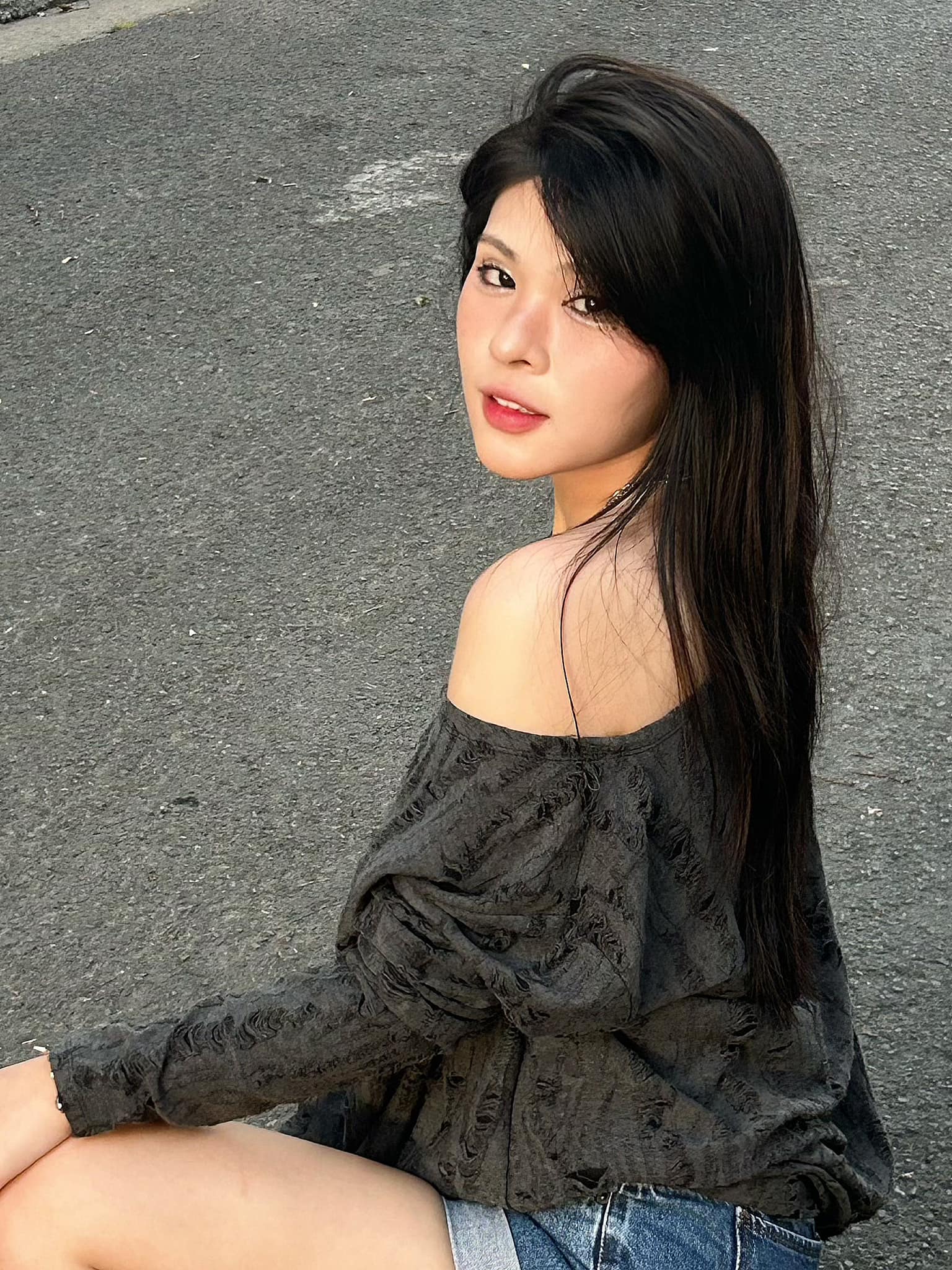 Another Sultry Female Host Joins the Bikini Race, Making Her Bold Debut! 8 49063834020835208088207147232046446924229369n 1747125319576499191987 1747188842433 17471888425701227078162