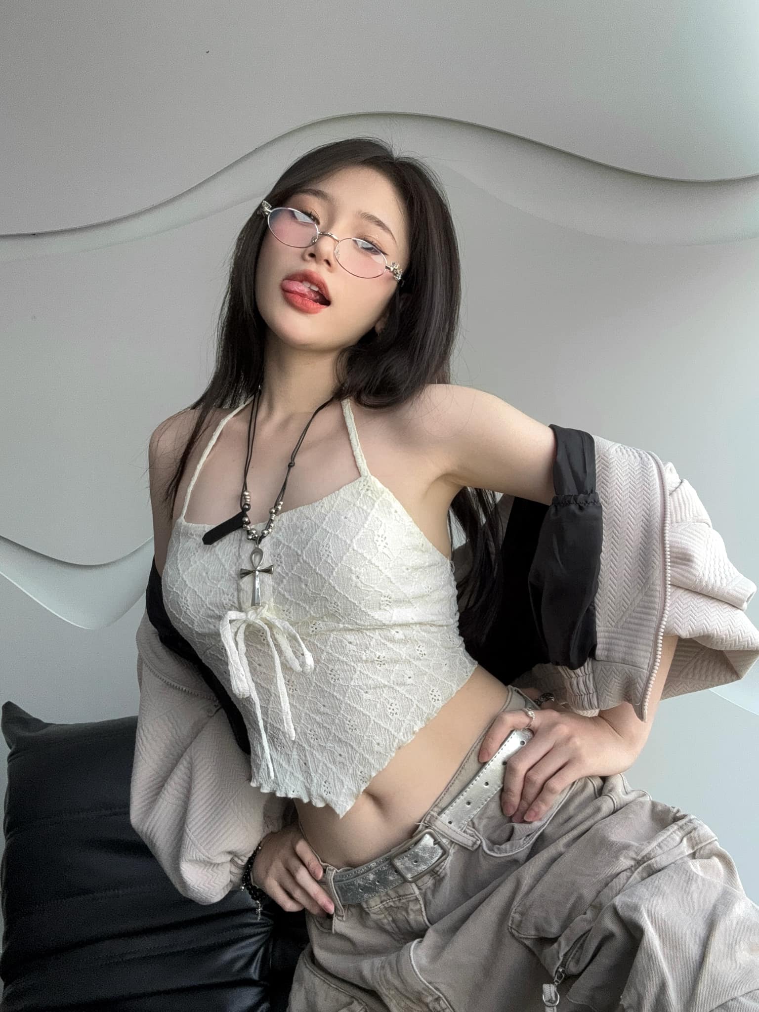 Wealthy Female Streamer Surprises Fans with Unstable Condition 11 4907035552124578157985214736579502944309375n 1747192815966870472460 1747206763295 174720676357877339846