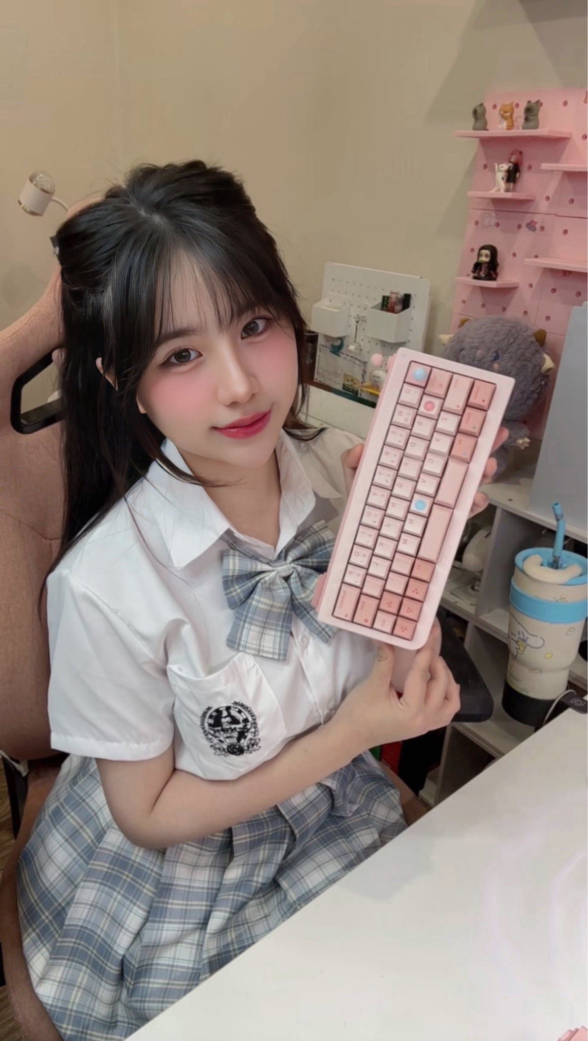 Just Showcasing Her Gaming Corner, This Female Streamer Still Reaps Impressive Engagement 5 49143258240605630409295352823459578052605239n 17479906780472137557694 1748145241281 17481452413941611297999