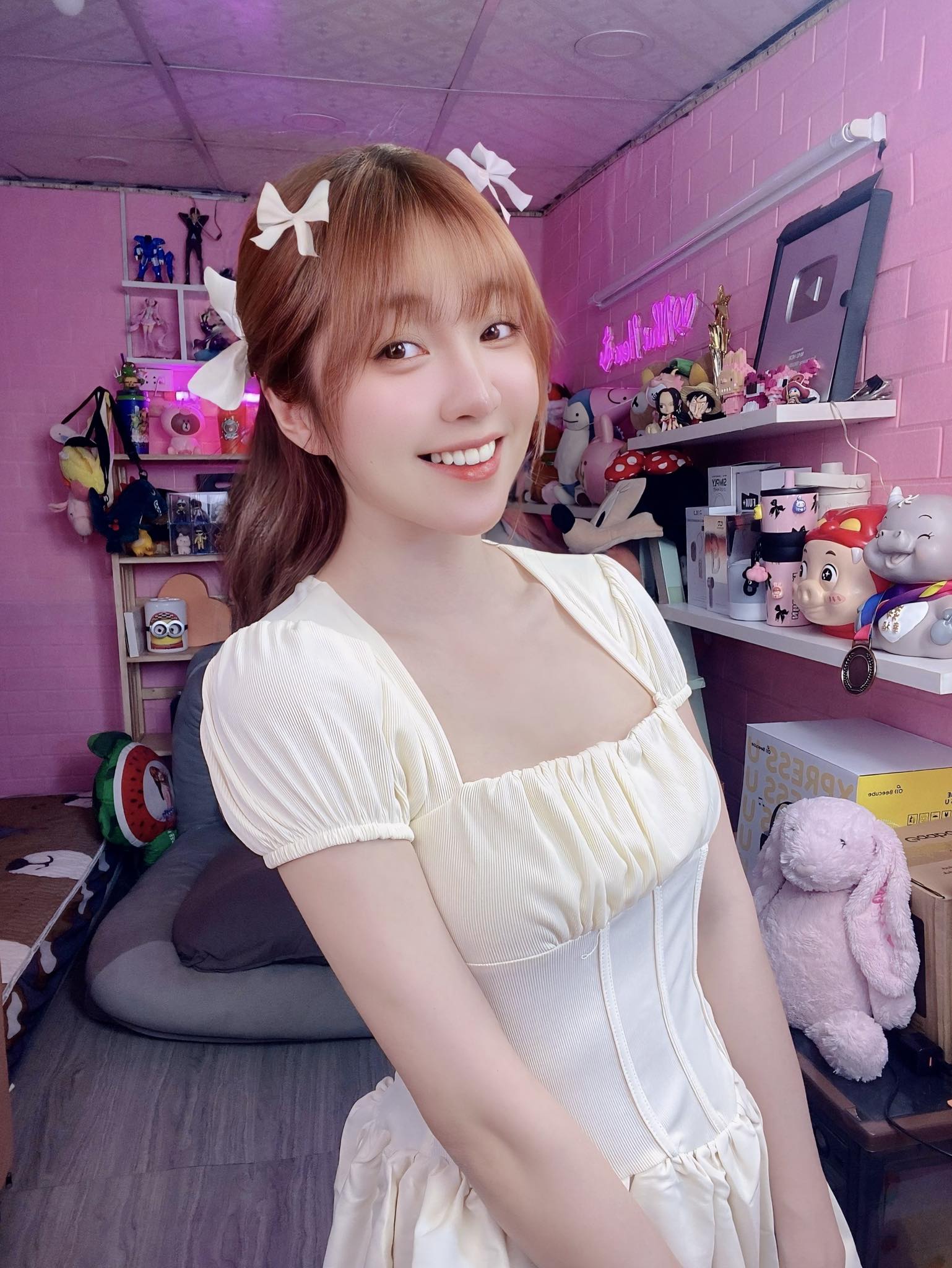 Như Hexi Strikes a Pose Showcasing Her Beautiful Legs, Fans React to the Boldness of the Female Streamer 4 49201157812393993875444235850809353160054706n 1746868052877338027561 1746869917058 17468699172141476659611