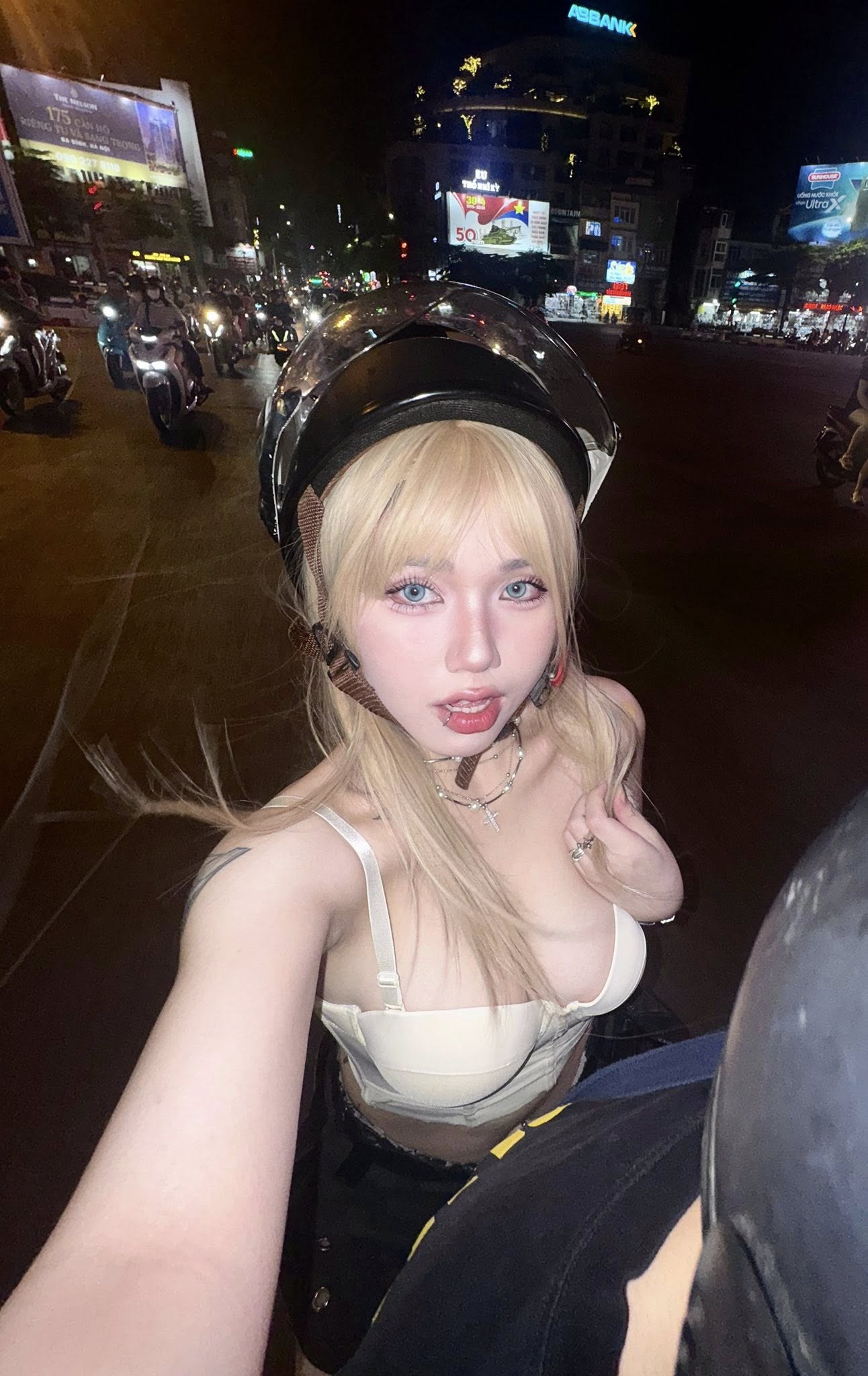 Another Stunning Net Room Hot Girl Goes Viral 8 49471351738911600477995806439351434754569410n 17485804506001592856290 1748589161940 17485891620831838195120