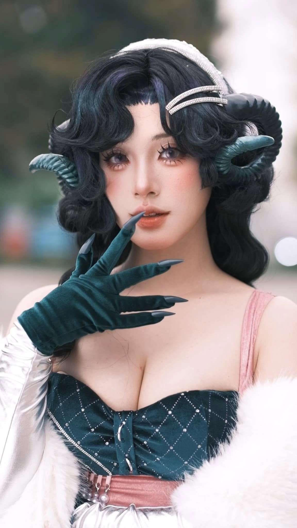 Coser's Close-Up Moment Removing Makeup Captivates Male Fans 4 49479016036797425423218842203897811460240580n 1746507309908533207227 1746516743396 17465167436642097566632